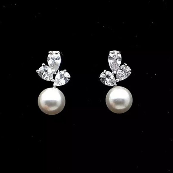 Diamond Pearl Drop Earrings NEW - Picture 2 of 3
